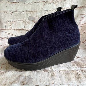 Bernie Mev Dark Blue Velvet Wedge Sally Booties Shoes Slip On Size 41